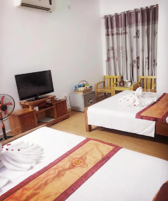 Bed in khach san phuong dong