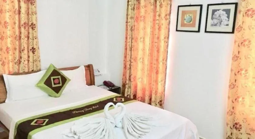 Bed in khach san phuong dong