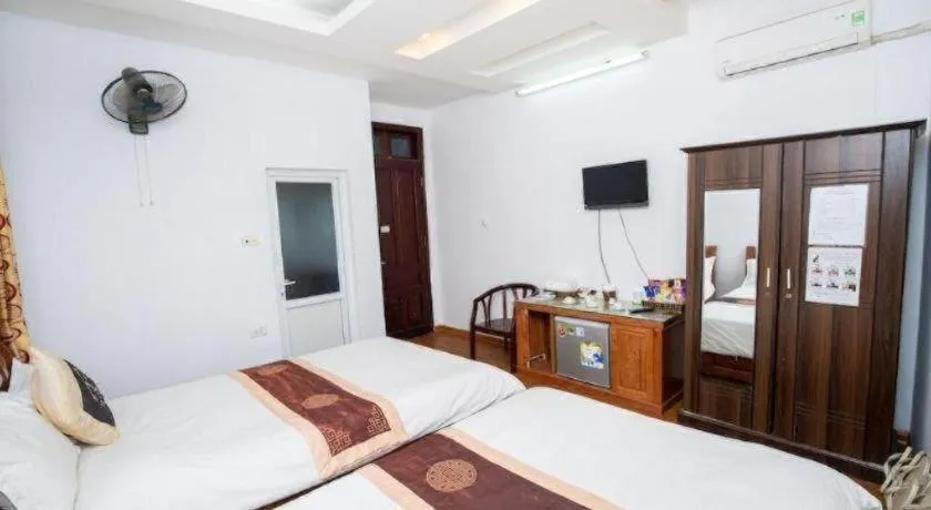 Bed in khach san phuong dong