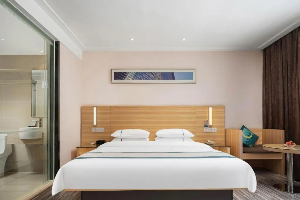 Bed in City Comfort Inn Liuzhou Chengzhong Wanda Plaza