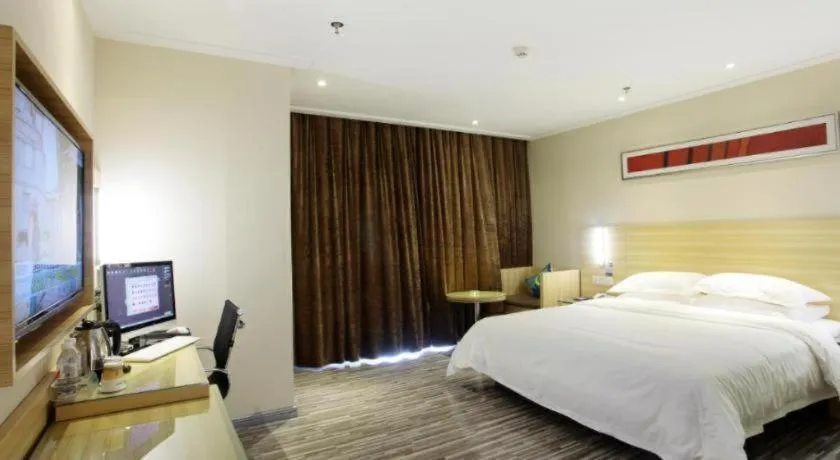 Bed in City Comfort Inn Liuzhou Chengzhong Wanda Plaza