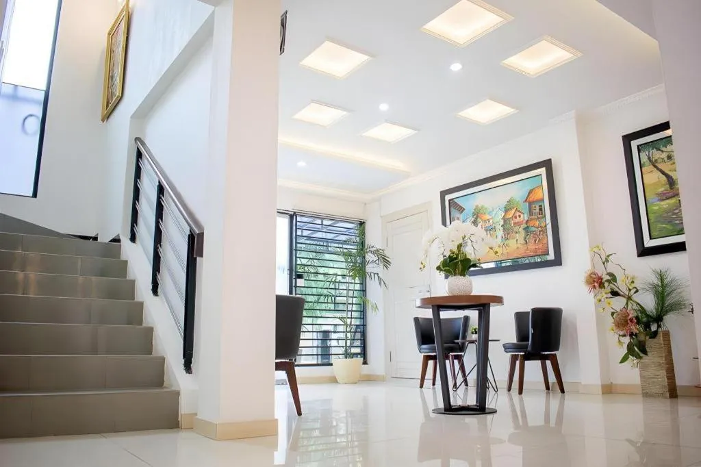 W Home Express Tebet