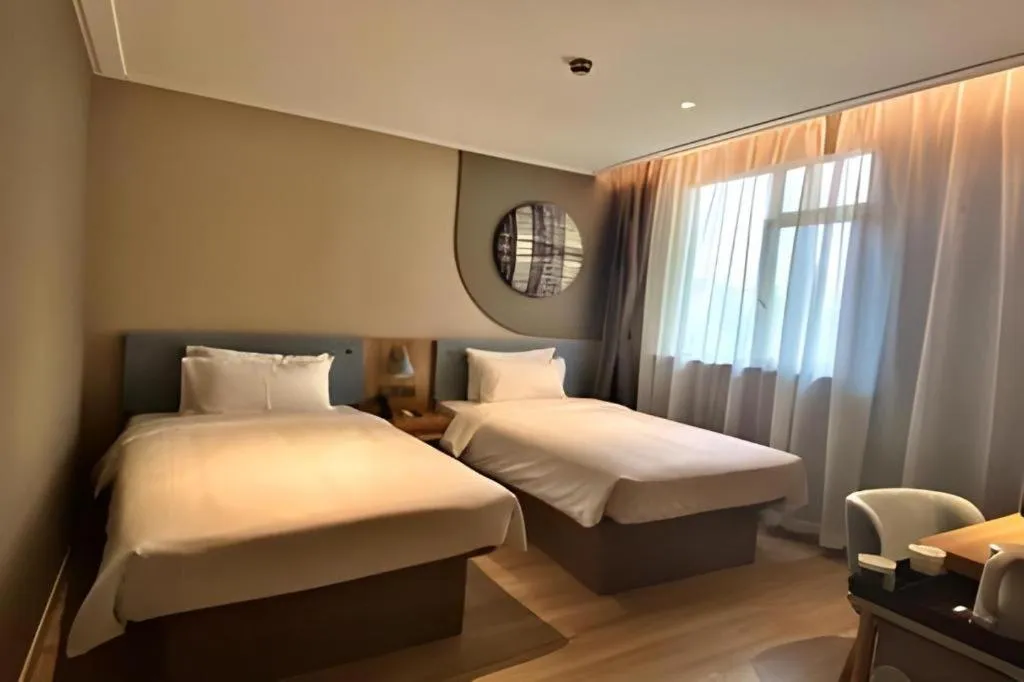 Bed in Home Inn Neo Shanghai Railway Station