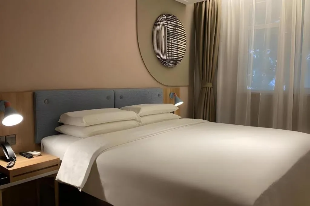 Bed in Home Inn Neo Shanghai Railway Station