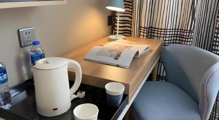 Bed in Home Inn Neo Shanghai Railway Station