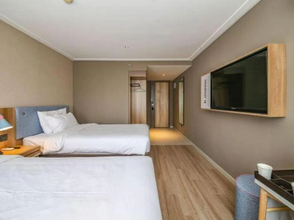 Bed in Home Inn Neo Shanghai Railway Station