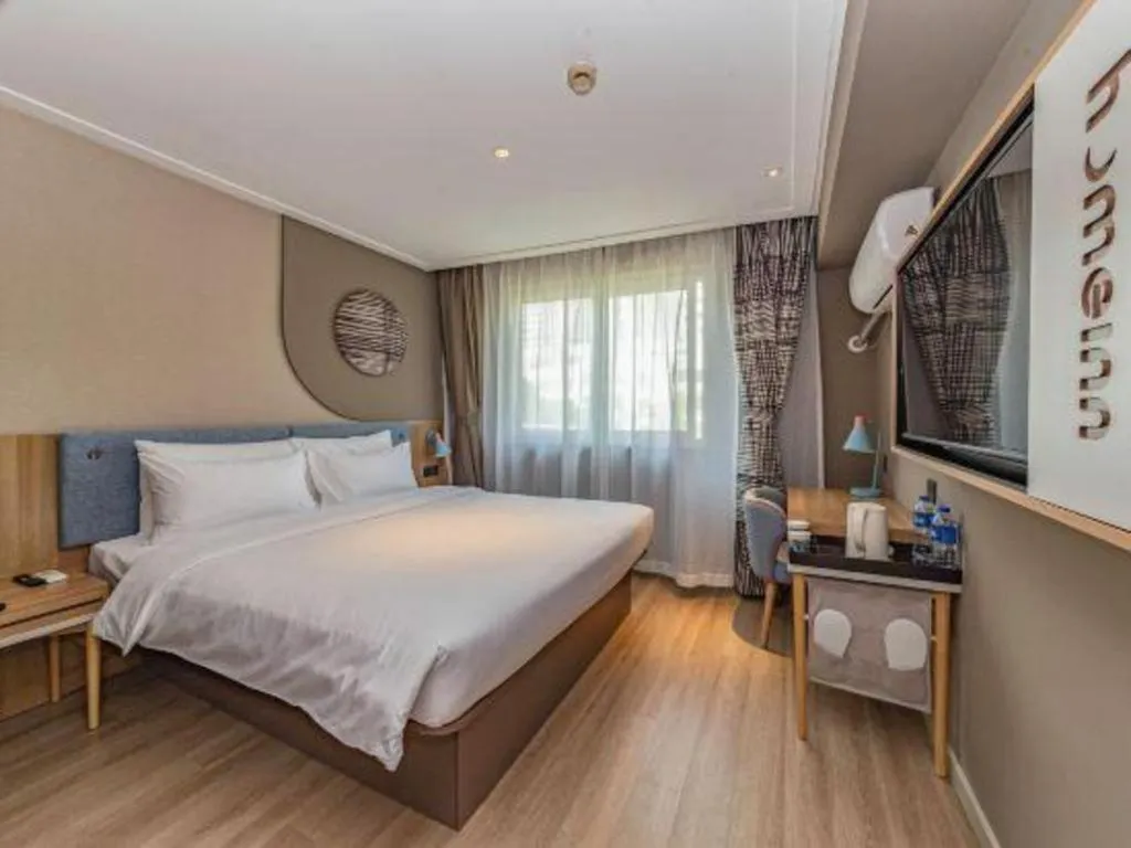 Bed in Home Inn Neo Shanghai Railway Station