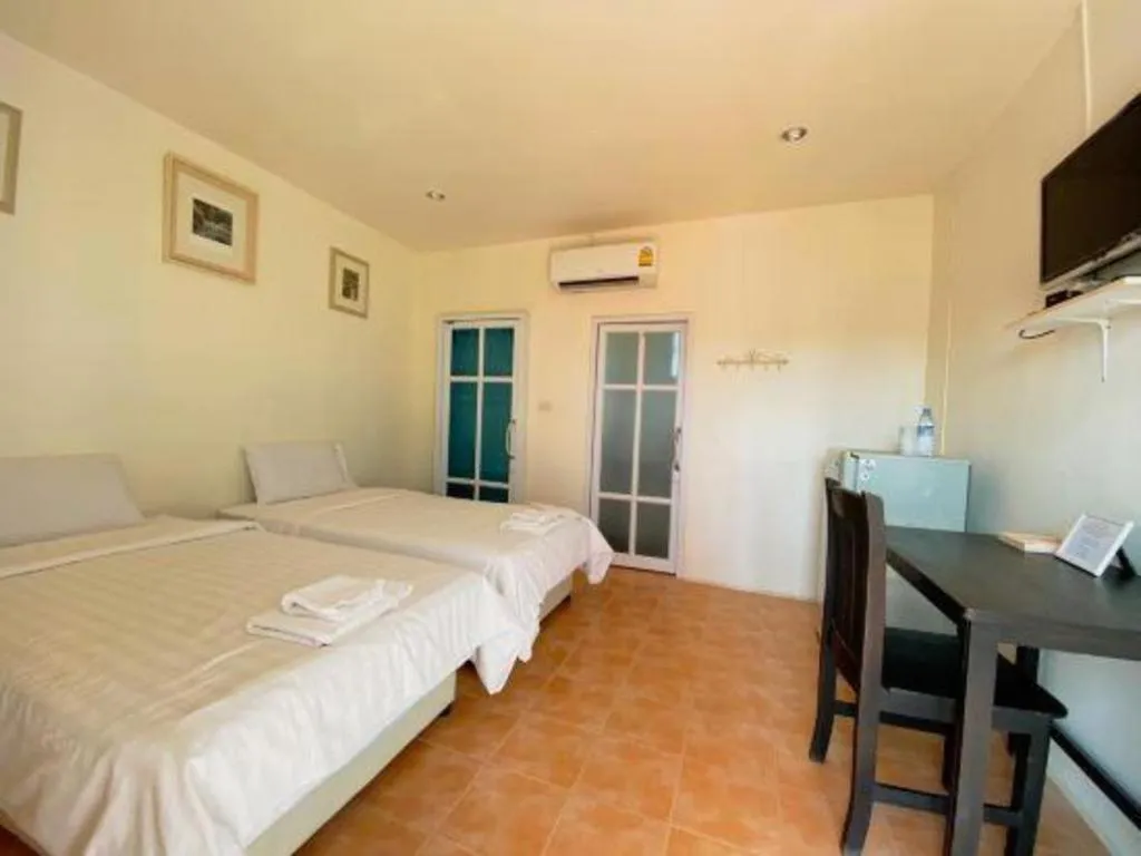 Bed in Le Bar Tarry Hotel