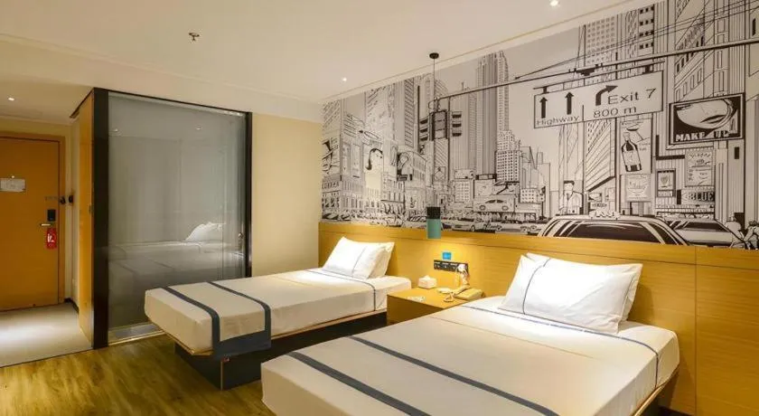 Bed in City Comfort Inn Wuhan Hanyang Street Caidian Square Metro Station