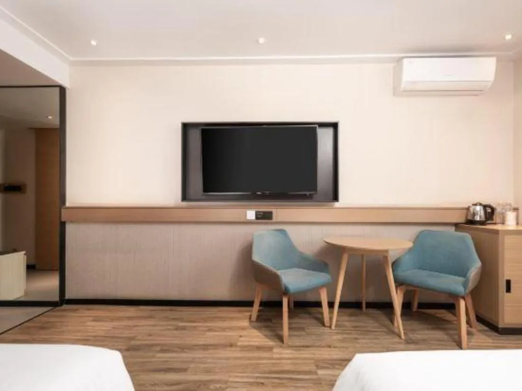 Bed in City Comfort Inn Wuhan Hanyang Street Caidian Square Metro Station