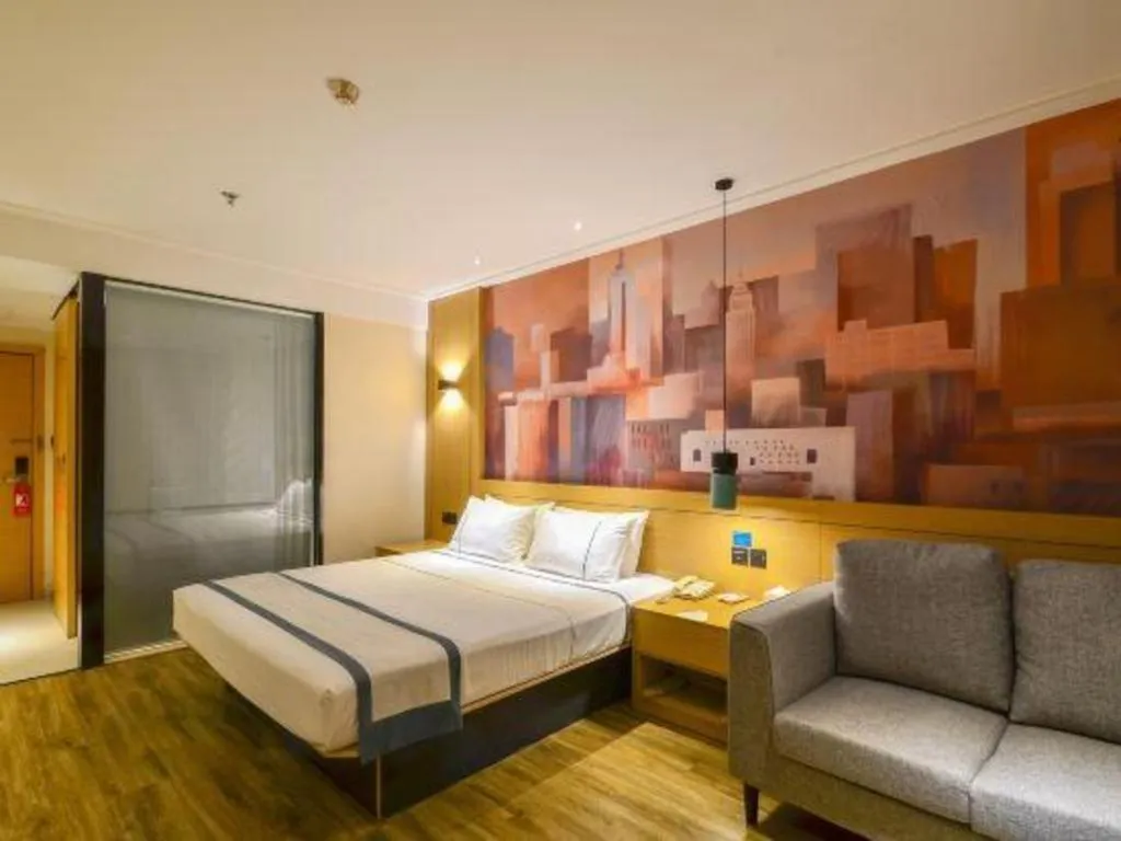 Bed in City Comfort Inn Wuhan Hanyang Street Caidian Square Metro Station