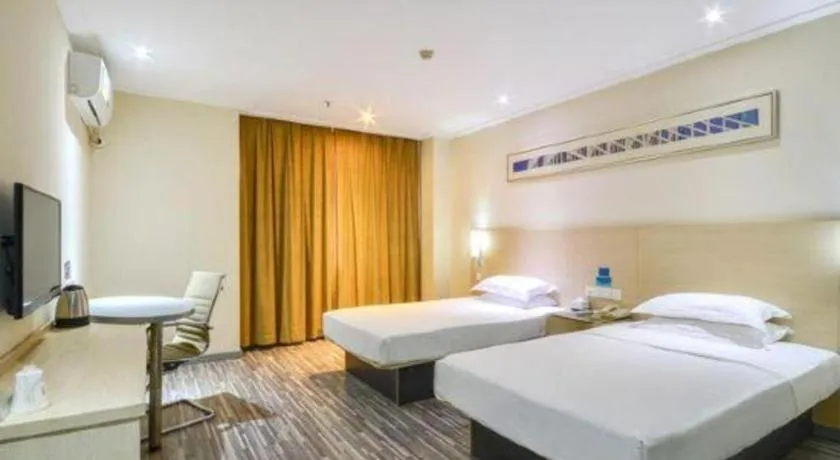 Bed in City Comfort Inn Wuhan Hanyang Street Caidian Square Metro Station