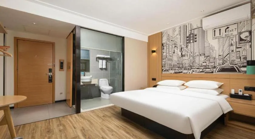 Bed in City Comfort Inn Wuhan Hanyang Street Caidian Square Metro Station