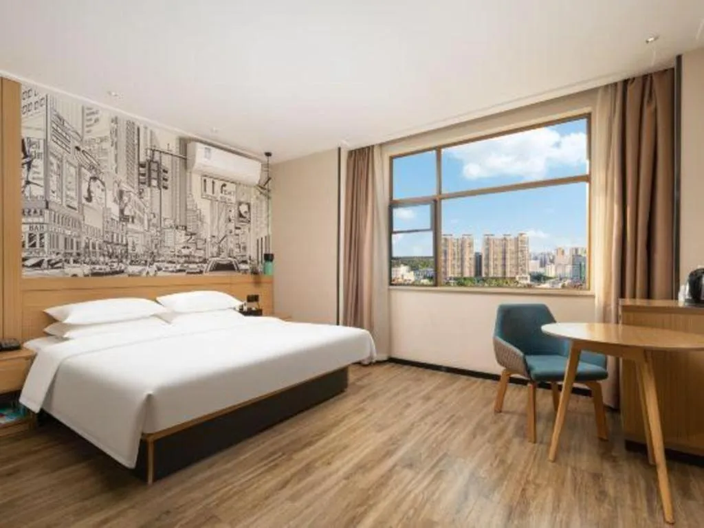 Bed in City Comfort Inn Wuhan Hanyang Street Caidian Square Metro Station