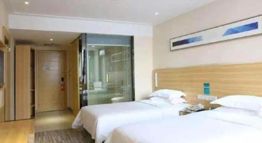 Bed in City Comfort Inn Wuhan Hanyang Street Caidian Square Metro Station