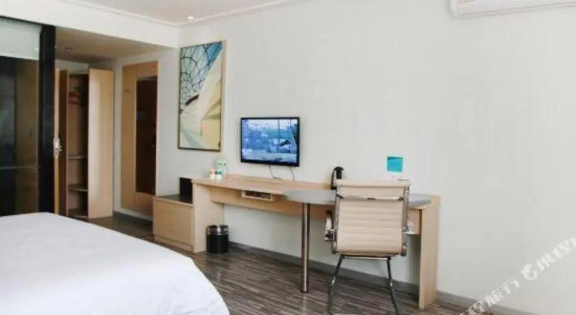 Bed in City Comfort Inn Wuhan Hanyang Street Caidian Square Metro Station