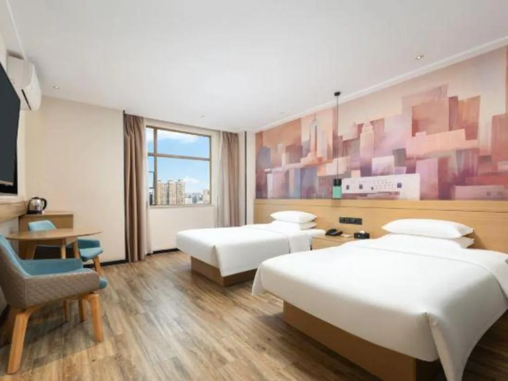 Bed in City Comfort Inn Wuhan Hanyang Street Caidian Square Metro Station