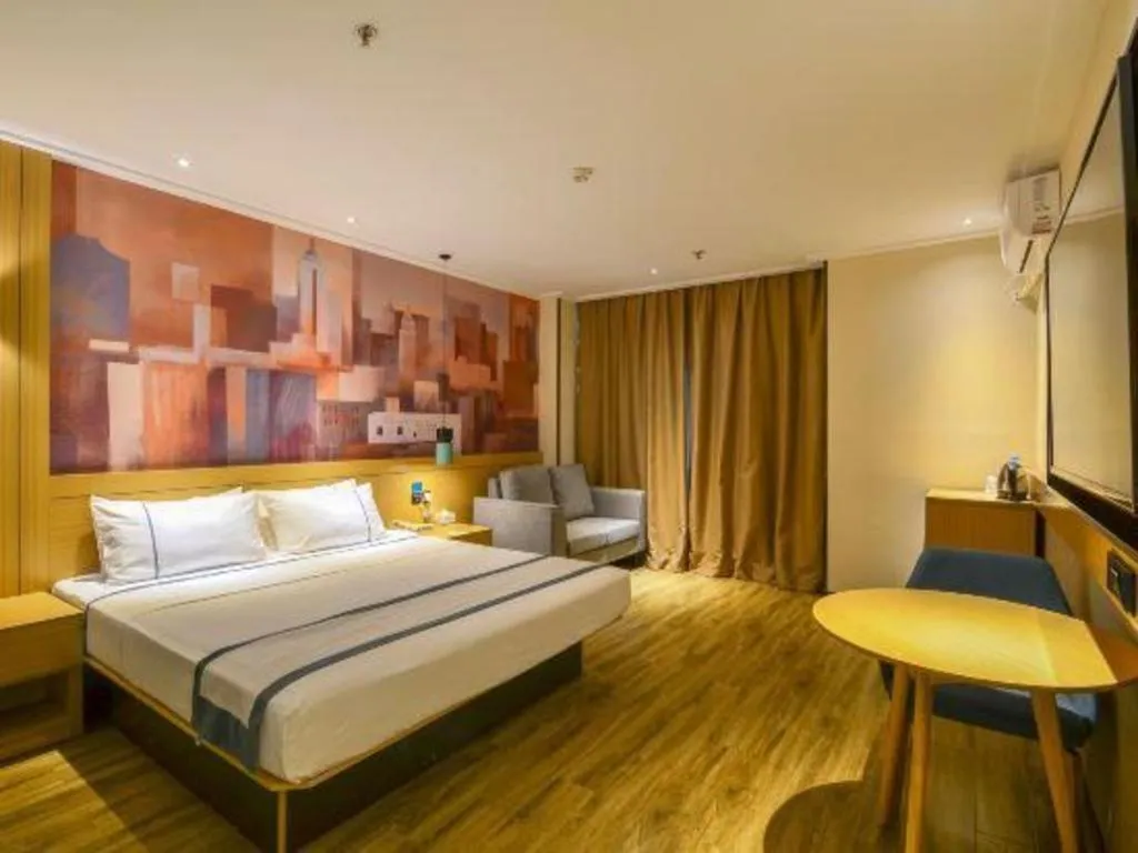Bed in City Comfort Inn Wuhan Hanyang Street Caidian Square Metro Station