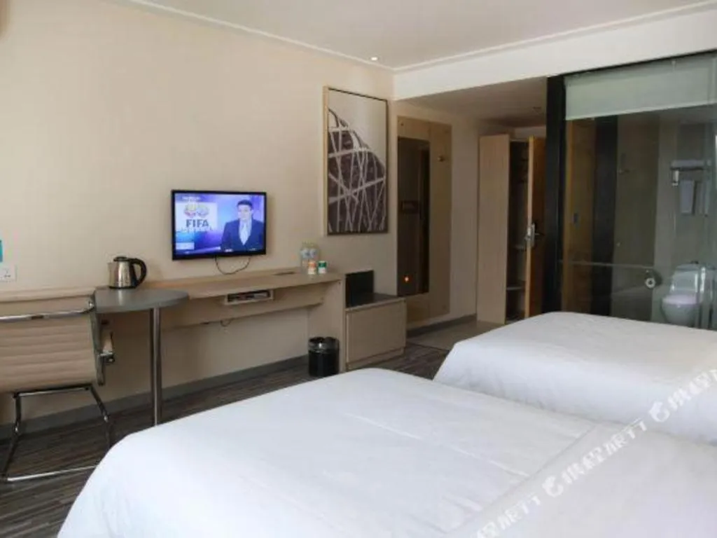 Bed in City Comfort Inn Wuhan Hanyang Street Caidian Square Metro Station