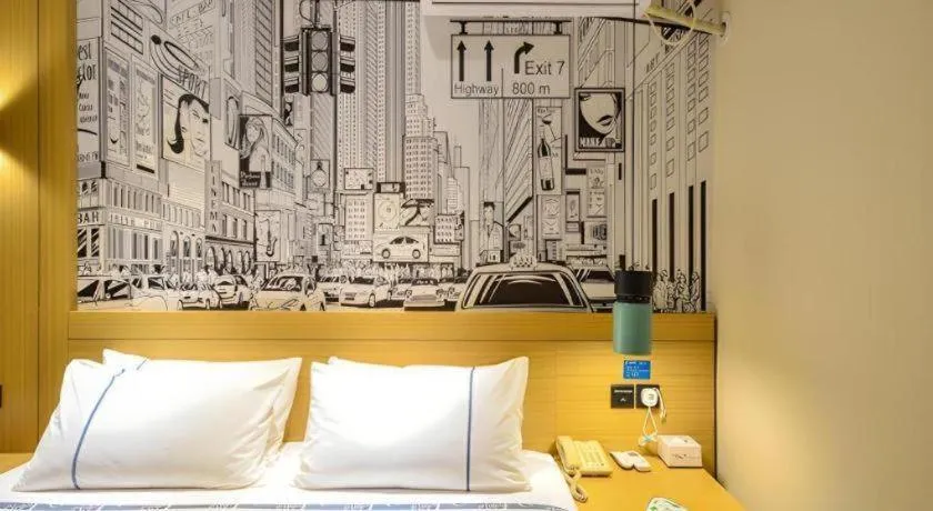 Bed in City Comfort Inn Wuhan Hanyang Street Caidian Square Metro Station