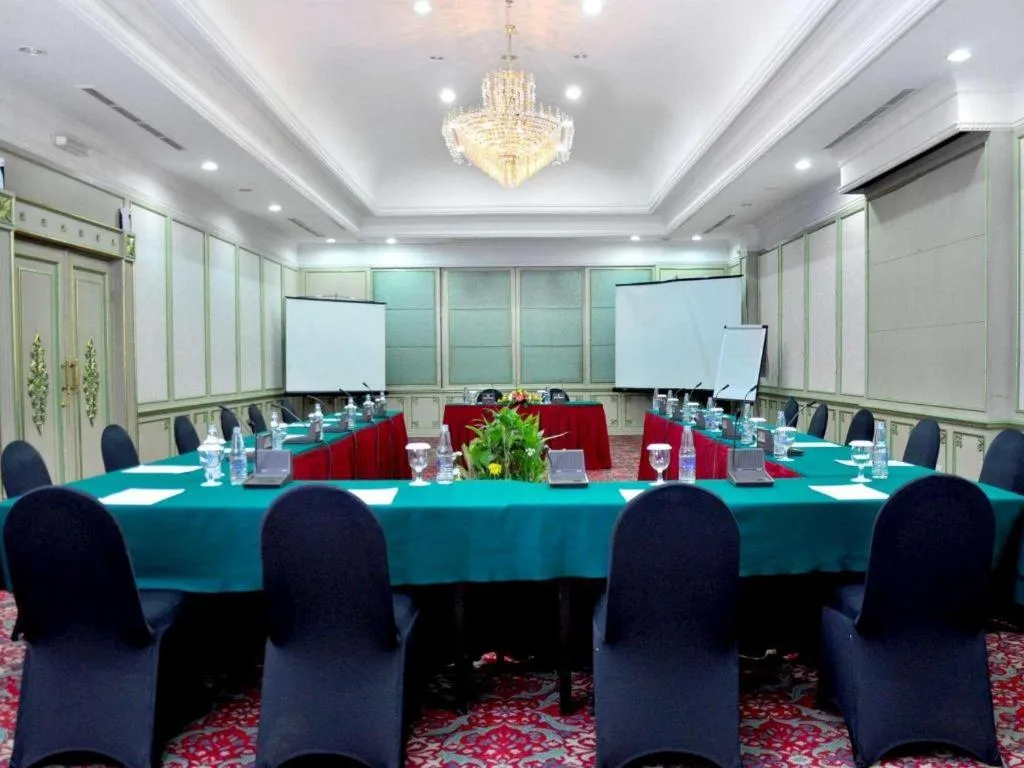 Kartika Chandra Hotel