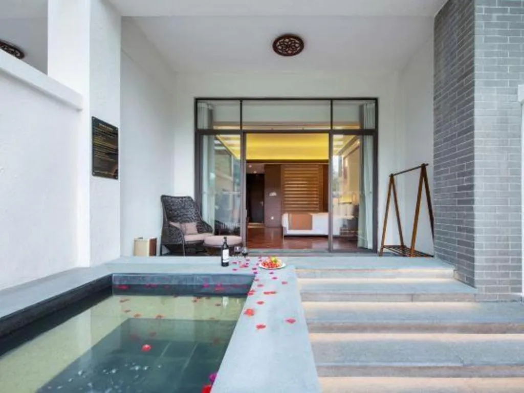 LN Dongfang Hot Spring Resort