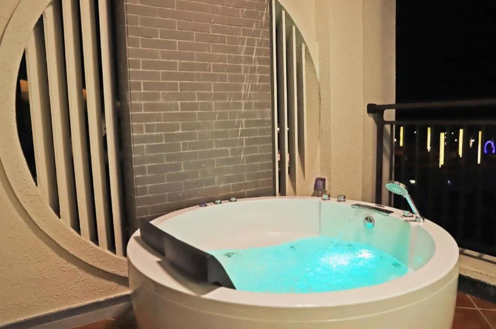 LN Dongfang Hot Spring Resort