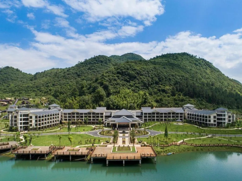 LN Dongfang Hot Spring Resort