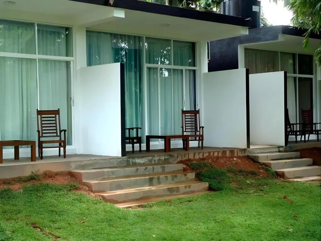 Bridge Hotel Negombo