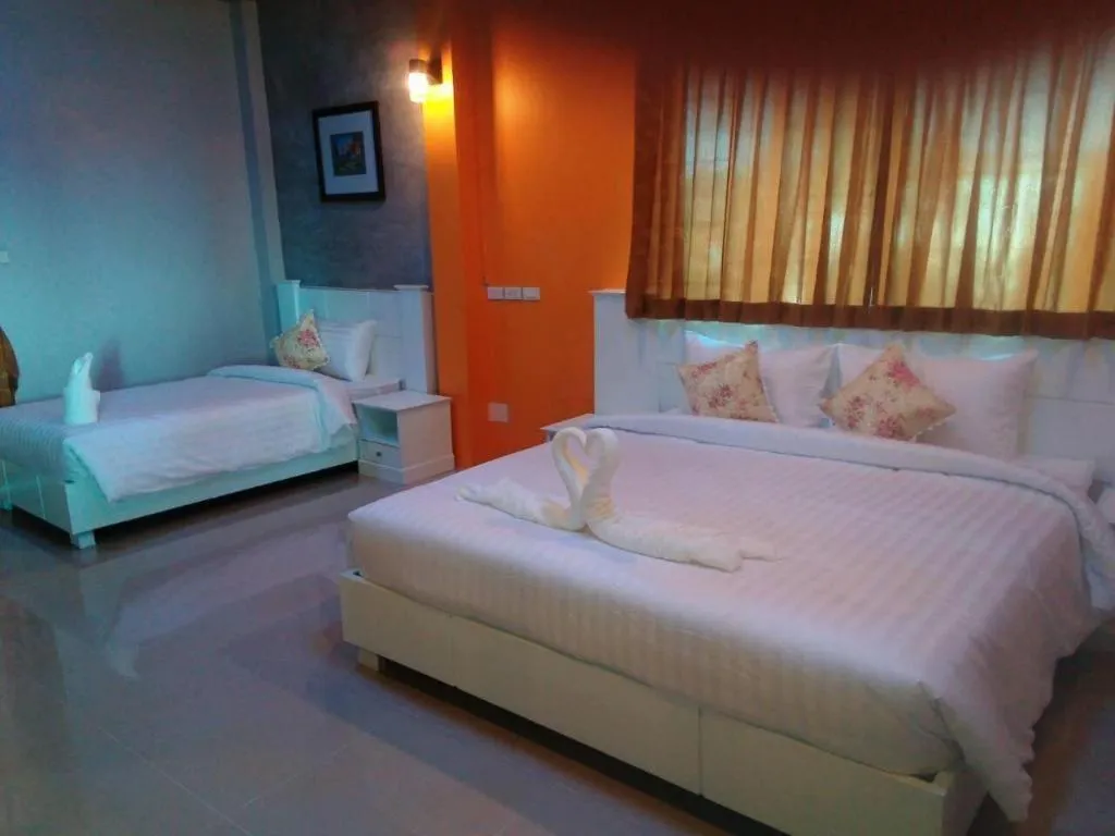 Bed in Waenpetch place Hotel