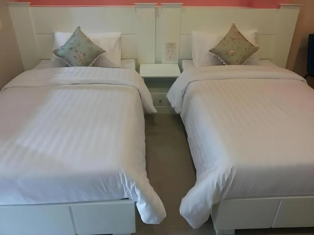 Bed in Waenpetch place Hotel