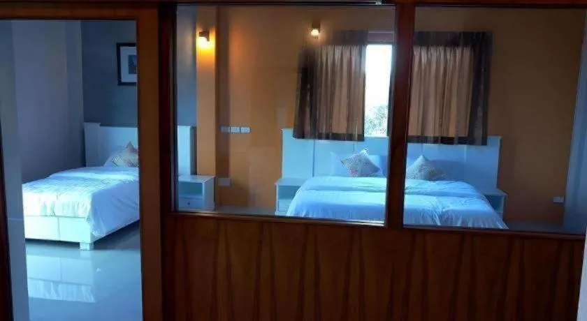 Bed in Waenpetch place Hotel