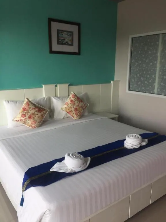 Bed in Waenpetch place Hotel