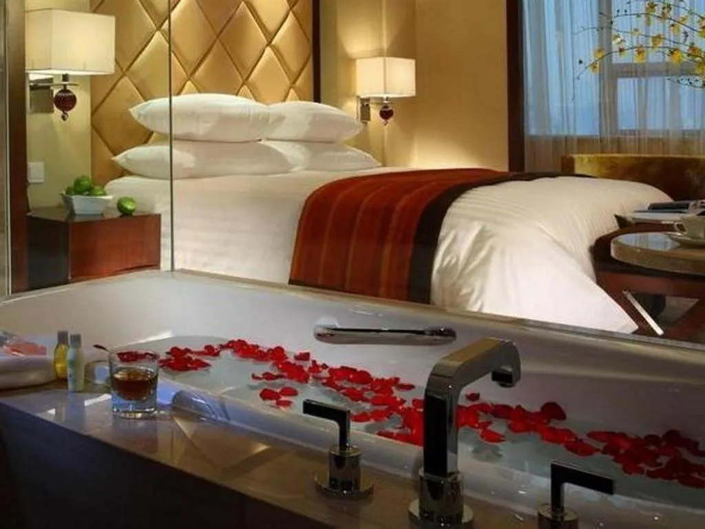 Bed in New Century Shaoxing Grand Hotel