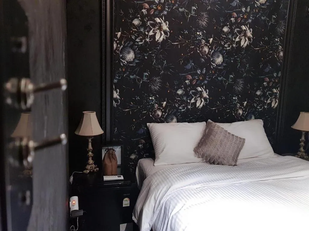 Bed in Hotel Elephant