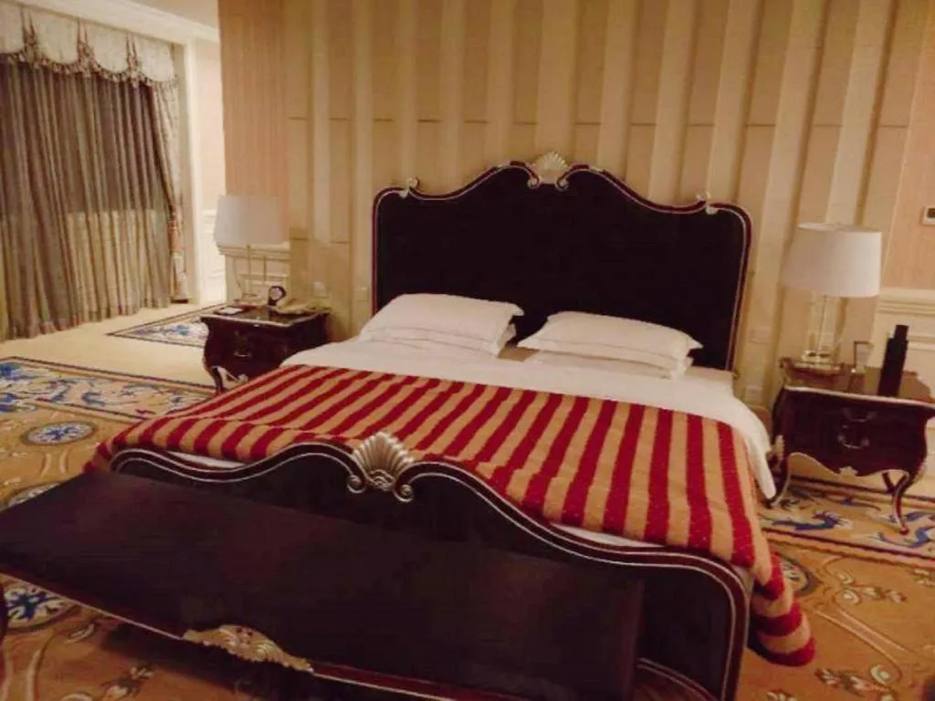 Bed in Country Garden Phoenix Hotel Jurong