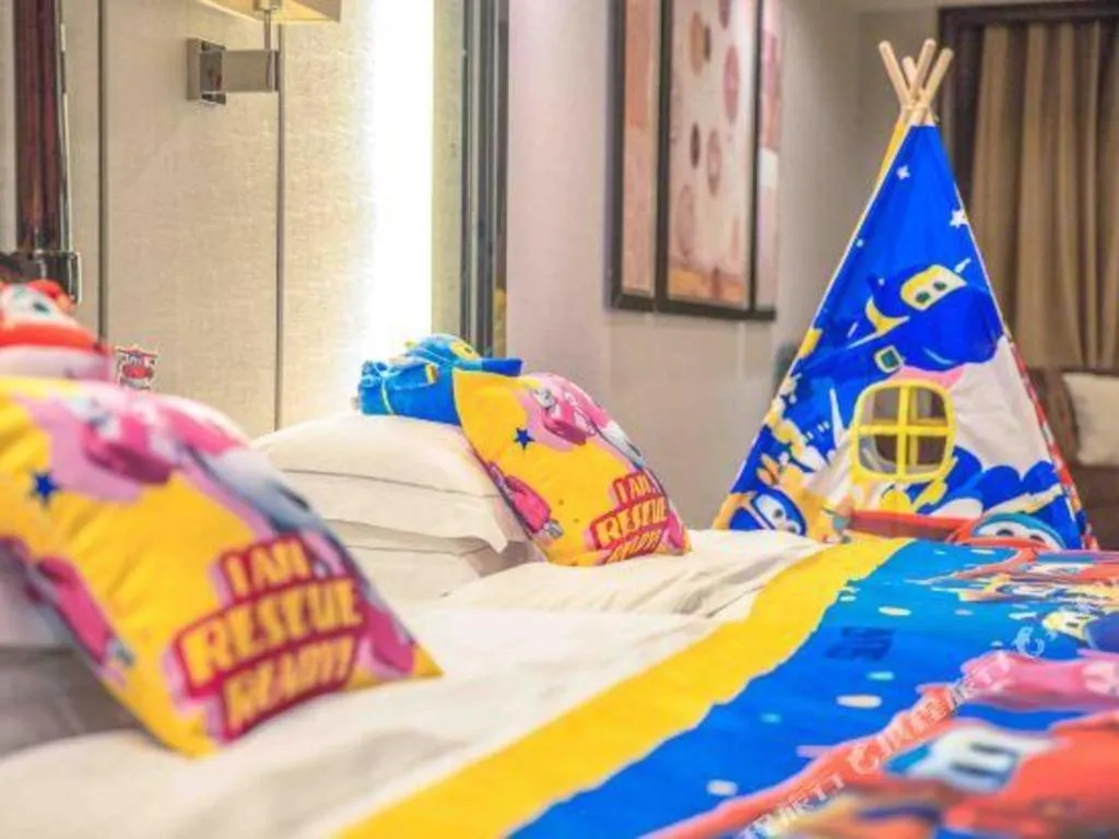 Bed in Country Garden Phoenix Hotel Jurong