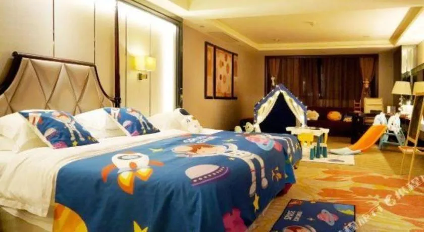 Bed in Country Garden Phoenix Hotel Jurong
