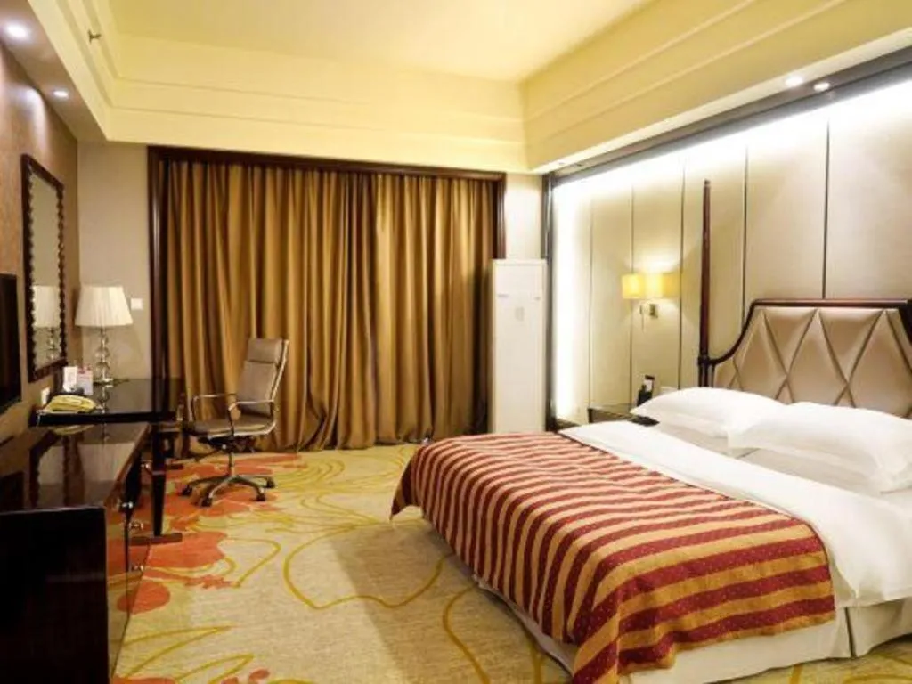 Bed in Country Garden Phoenix Hotel Jurong