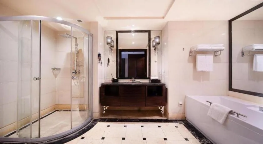 Bed in Country Garden Phoenix Hotel Jurong