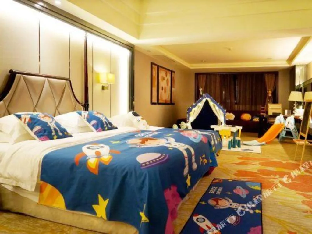 Bed in Country Garden Phoenix Hotel Jurong