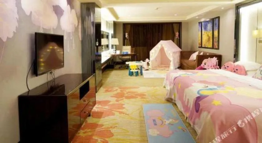 Bed in Country Garden Phoenix Hotel Jurong