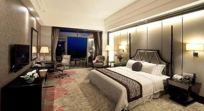 Bed in Country Garden Phoenix Hotel Jurong