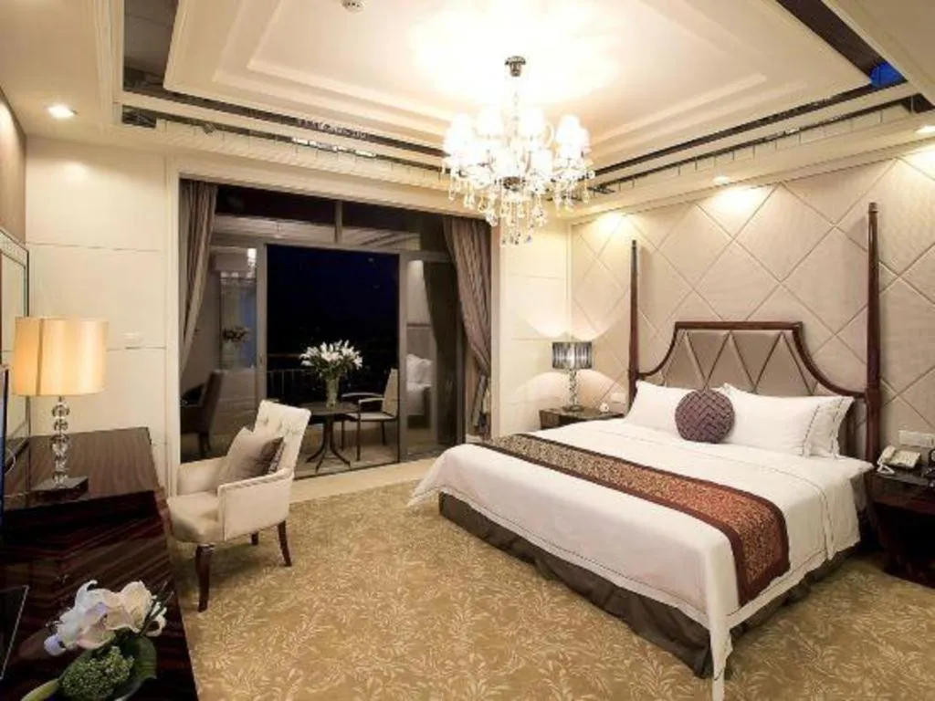 Bed in Country Garden Phoenix Hotel Jurong