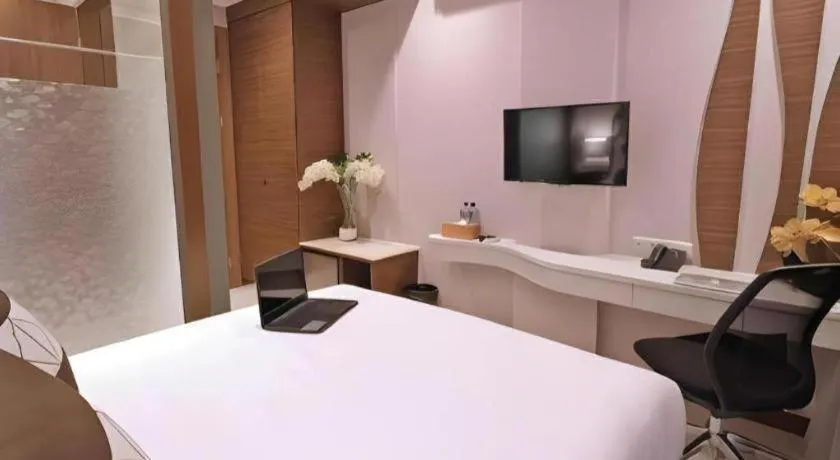 Bed in Sawana Suites