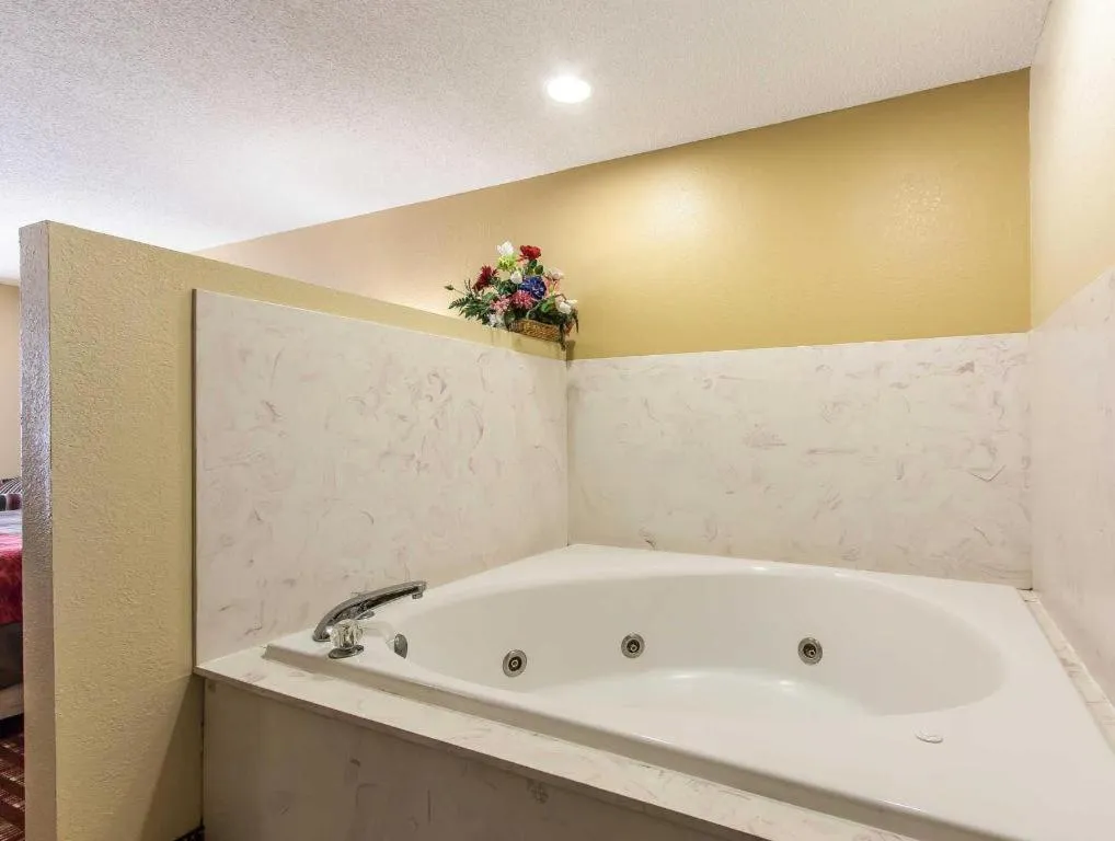 Quality Inn Andalusia