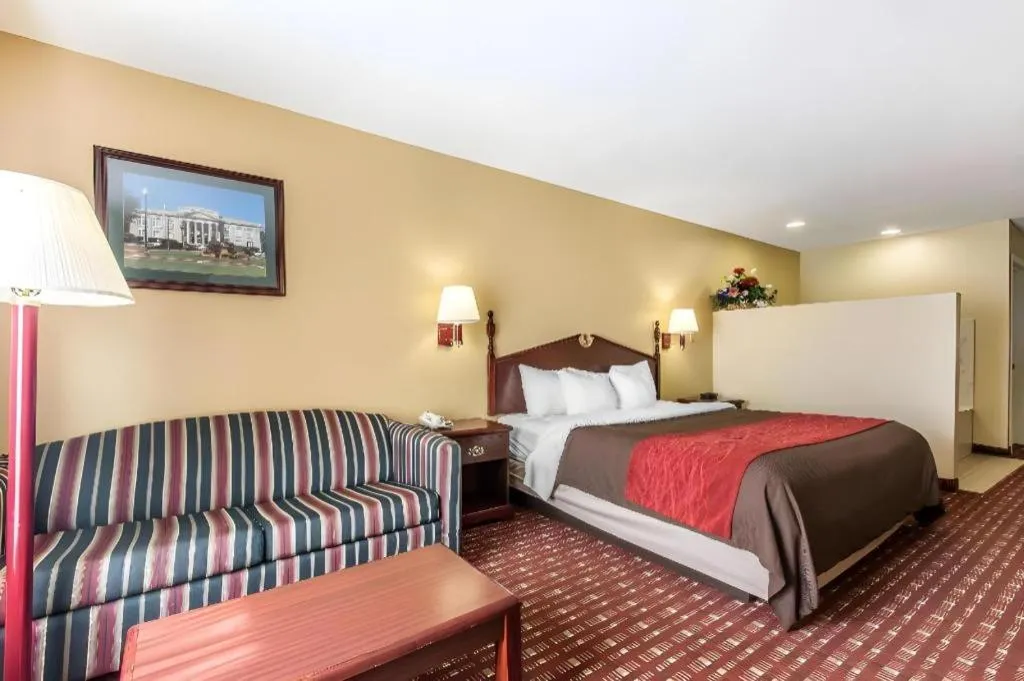 Bed in Quality Inn Andalusia