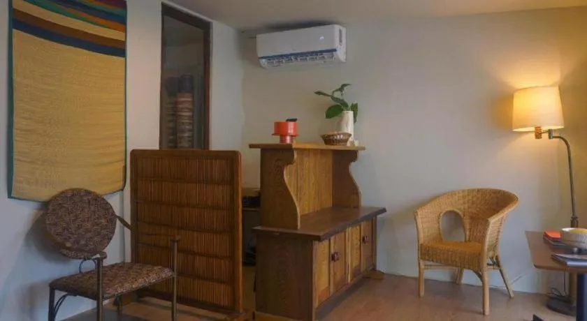 THE GOOSE HOUSE UBON