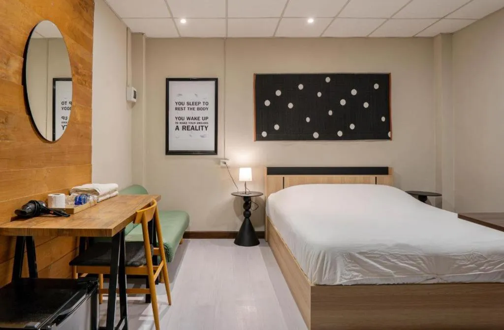 Bed in THE GOOSE HOUSE UBON