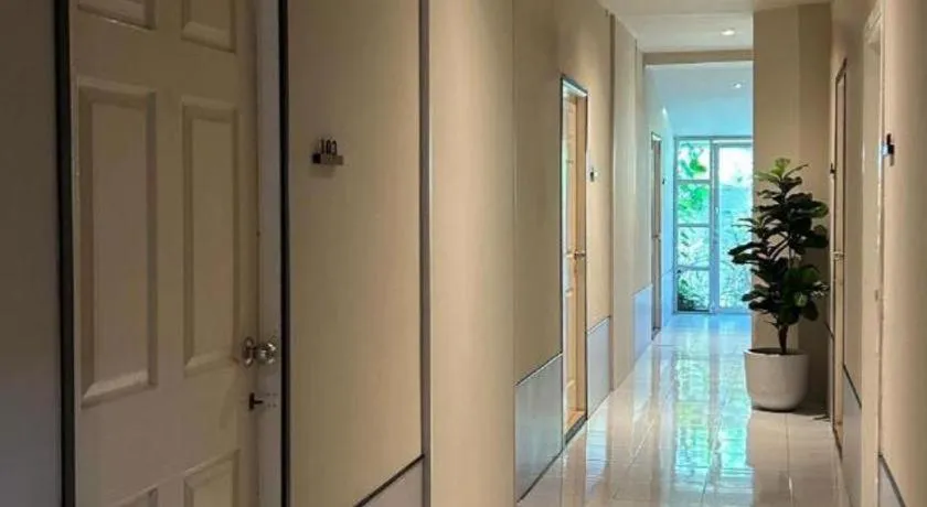 THE GOOSE HOUSE UBON